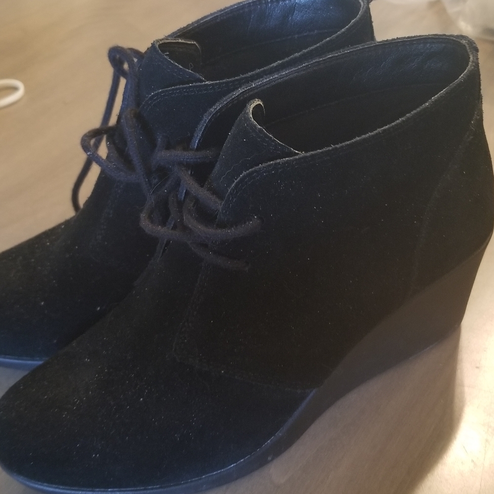 Lot of designer shoes and booties